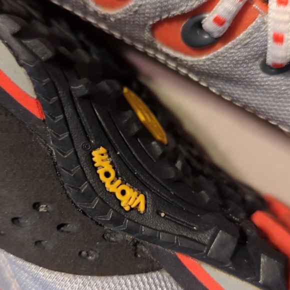 Patagonia Women's Hiking Biking Terrain Sneakers Size 7 Vibram Worn Once Finn - Picture 10 of 11